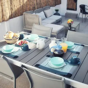 Moradia - T2 Patio Amplo Cheio De Sol Holiday home